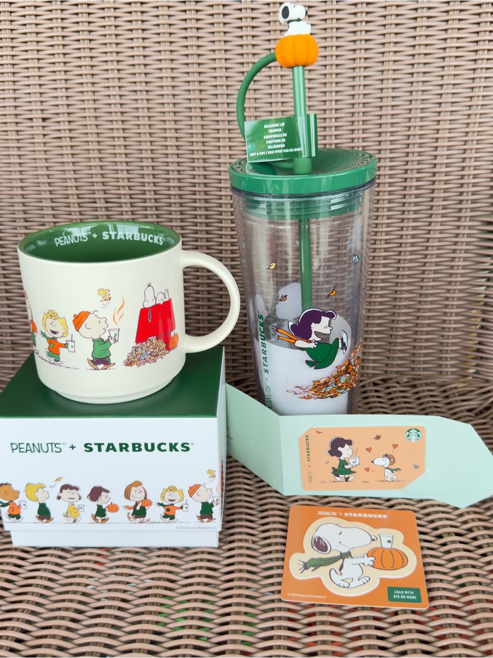 Starbucks x Peanuts Snoopy Green Fall Tumbler / Mug / Unloaded Gift Card Set